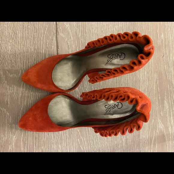 Gorgeous Carlos Red Suede Flare Heels - Picture 3 of 5